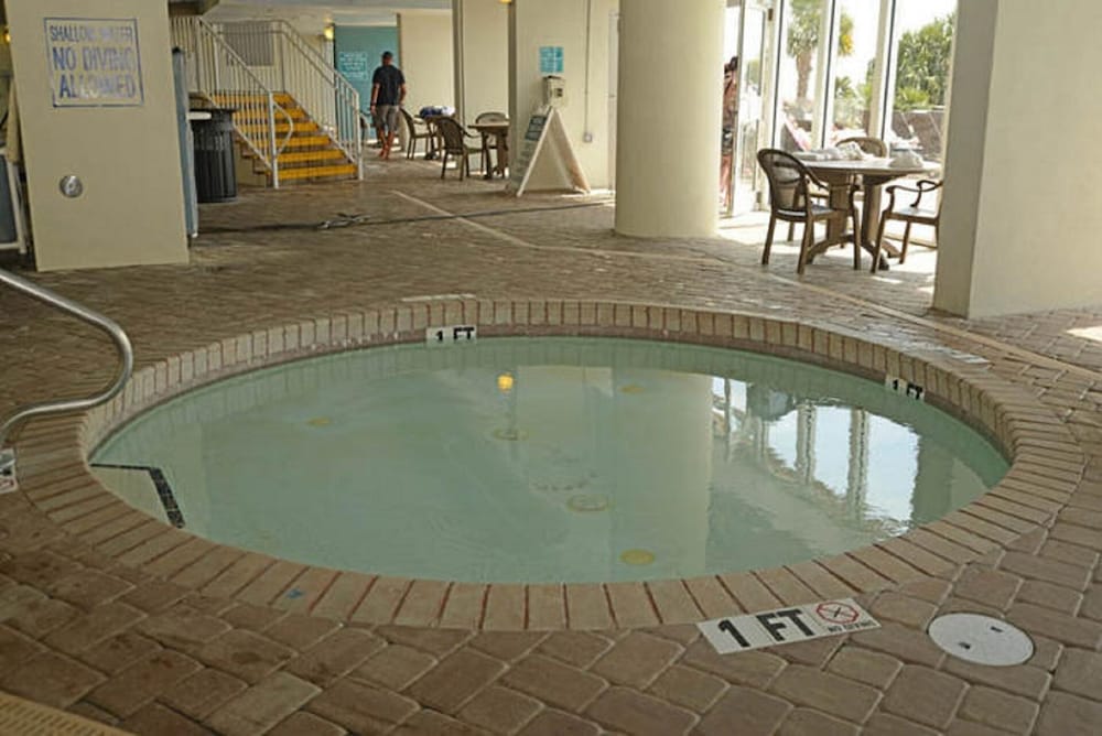 Paradise Resort by Elliott Beach Rentals view 3