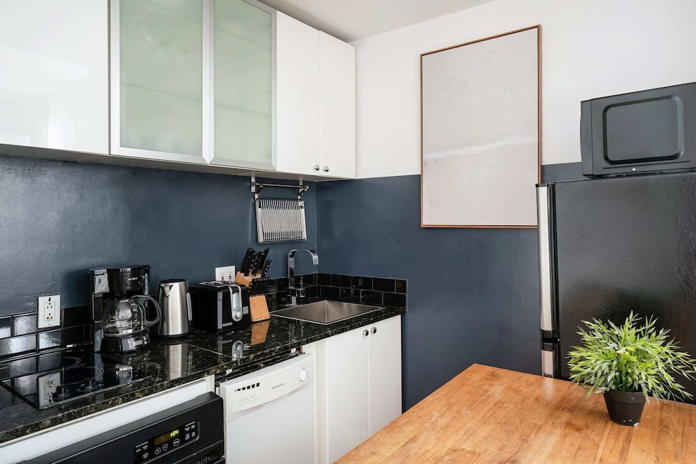 139 West Village Apt