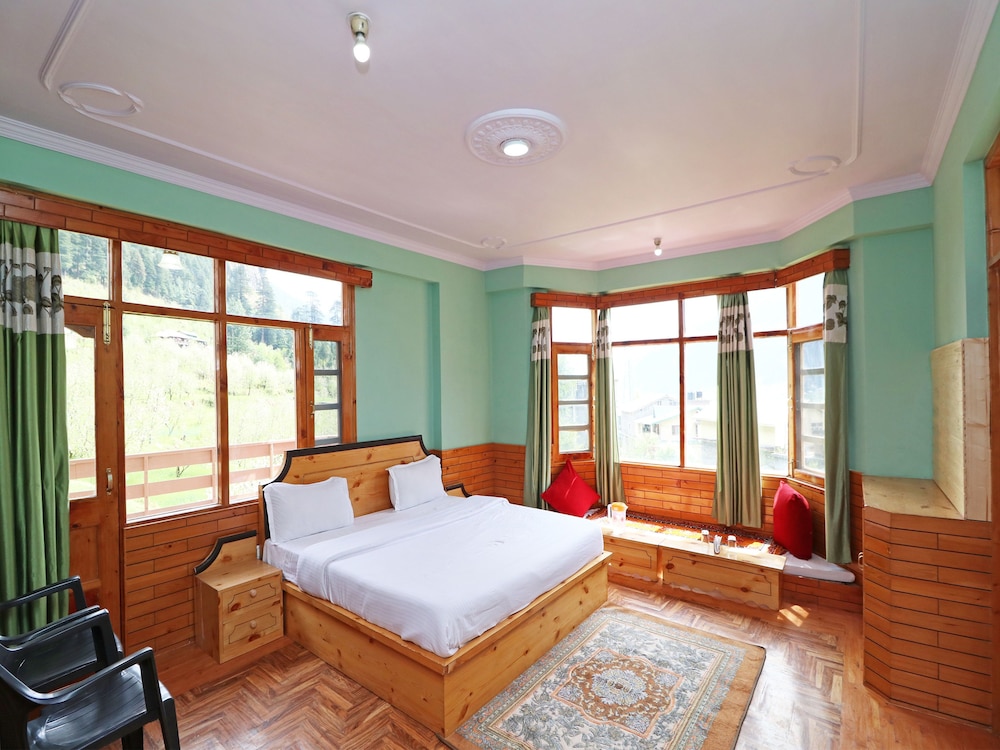 OYO 13743 Home Modern 2BHK Near Mall Road