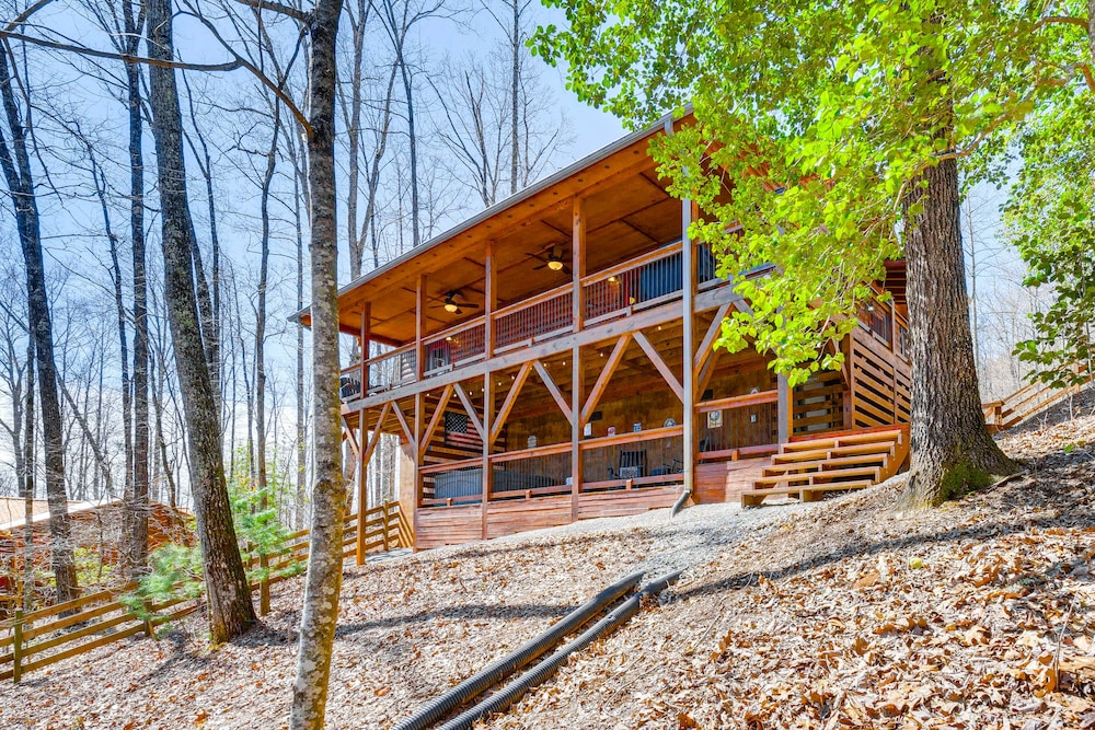 Hot Tub + Fire Pit: Dog-friendly Cabin in Murphy! view 3