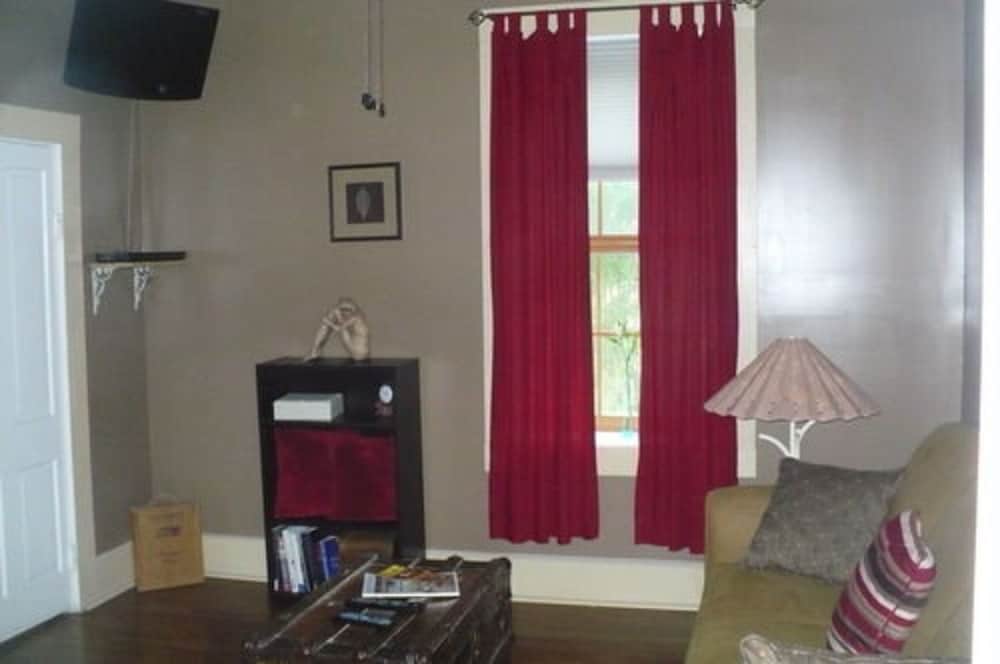 Dubuque Vacations - The Solon Langworthy House - Property Image 6