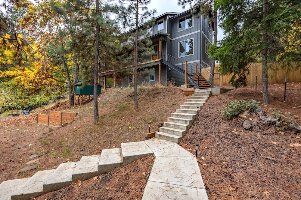 Evergreen Retreat Ab 30 Night Minimum 4 Bedroom Home