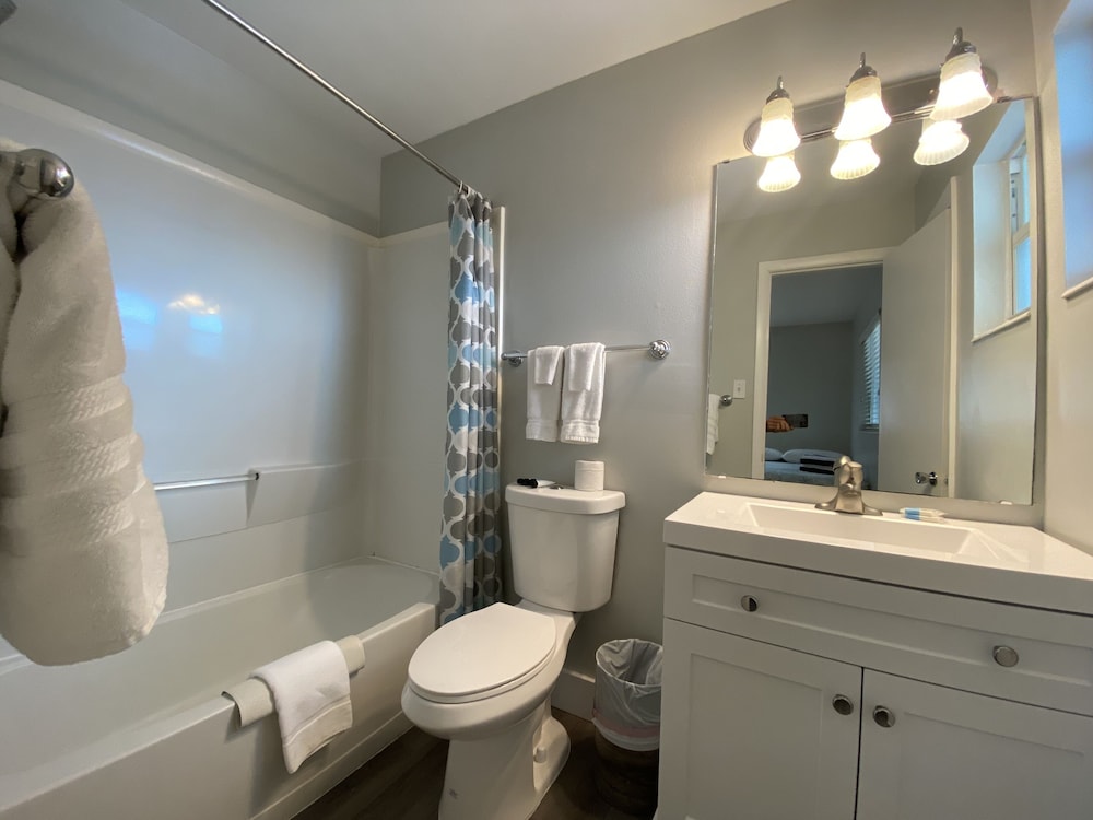 Bonita Beach Inn and Suites
