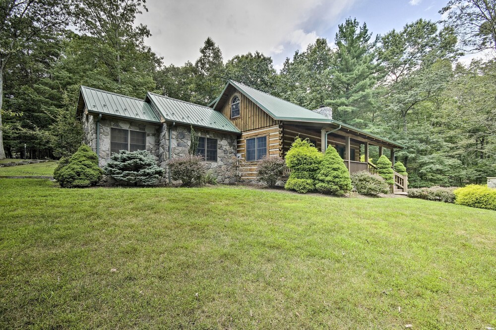 Creekside Berkeley Springs Cabin on 35 Acres! - Property Image 17