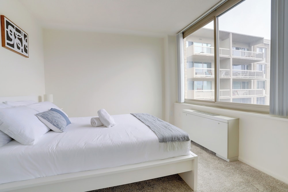 Apartment in the Heart of Crystal City