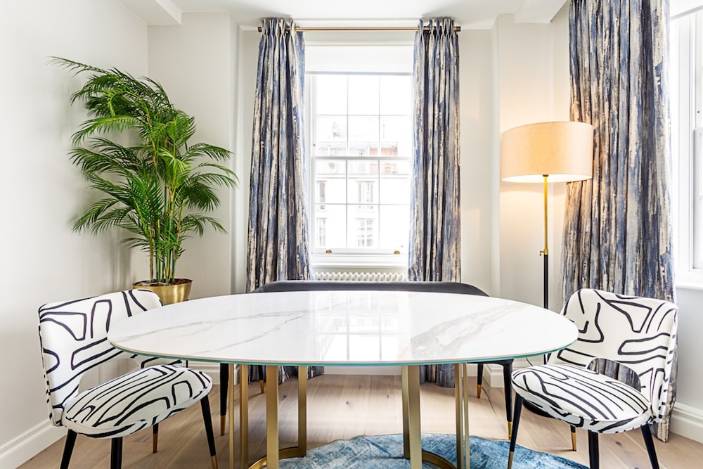 Modern Edgware Apartment