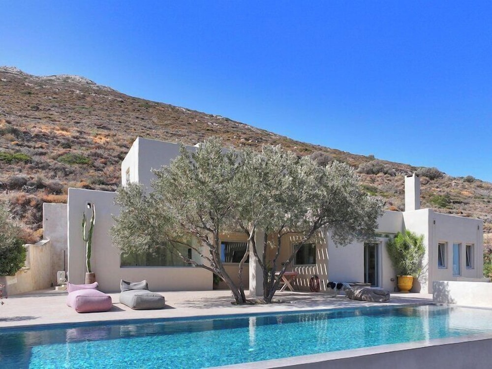 Villa Pegasus - Allparos Villas for 4-6