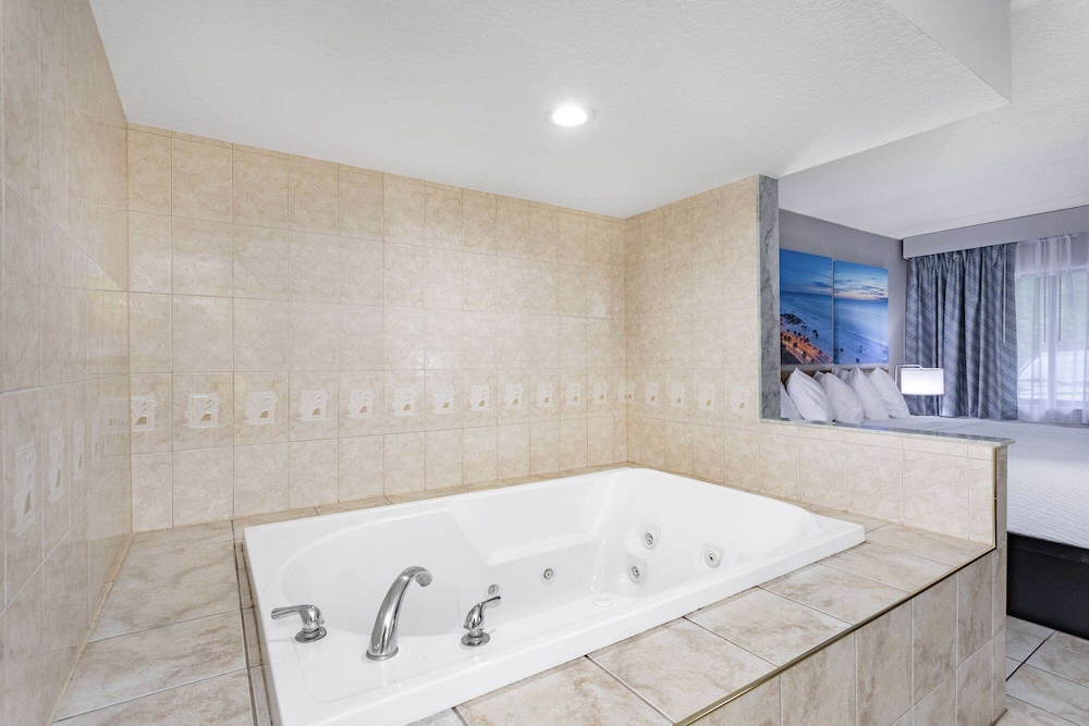 Days Inn by Wyndham N Orlando/Casselberry - Property Image 14