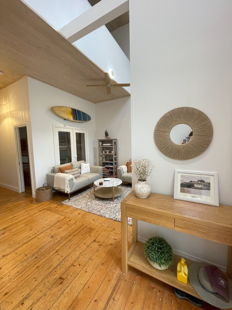 Central Lorne Retreat Quality Home Near Beach Town