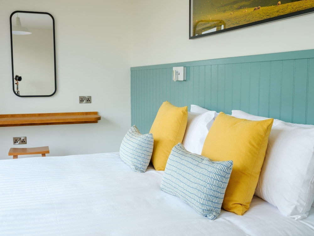 Meadow 2 Bedroom Lodge 7
