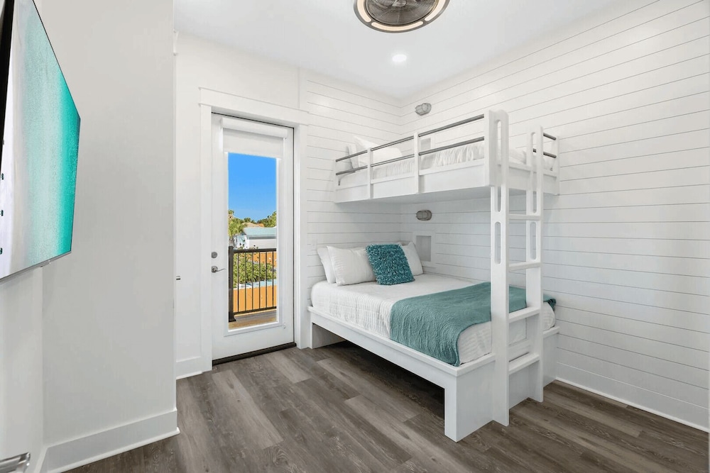 Wanderlust by Avantstay Walk to Beach + Pool New Construction