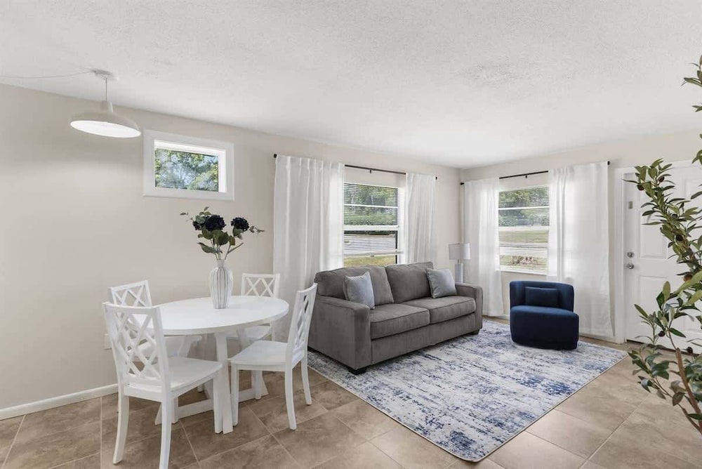 Cozy 2 Bedroom Home, Dade City! #1