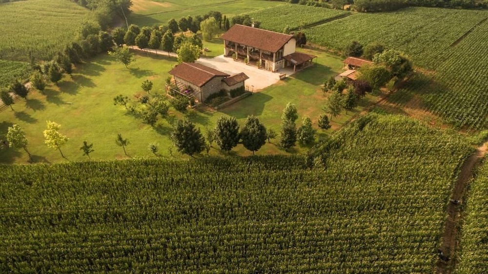 Cascina Serenella B&B