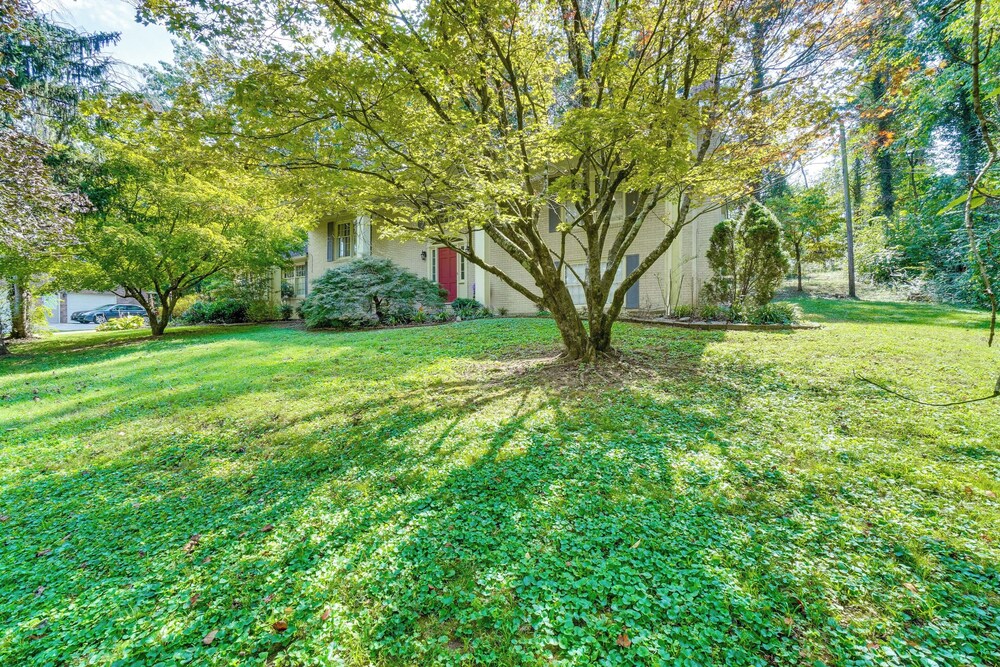 1 Mi to Dtwn: Quiet Retreat w/ Yard in Clinton