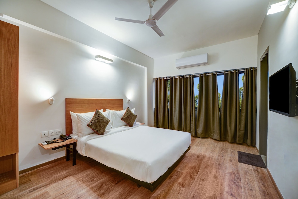 OYO Townhouse 030 Ashram Road Ahmedabad