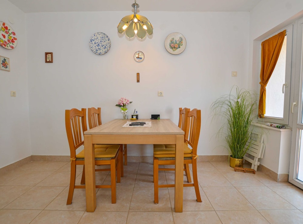 Cozy and Smart Rovinj Apartment With Balcony