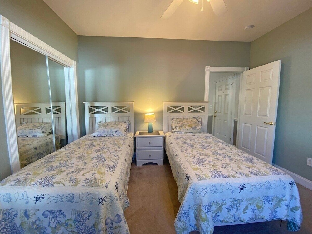 Magnolia Pointe Luster Leaf 4847-101 3 Bedroom Condo