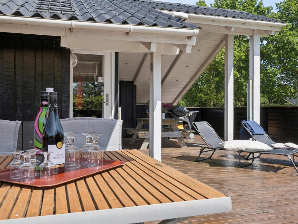 5 Star Holiday Home in Hals