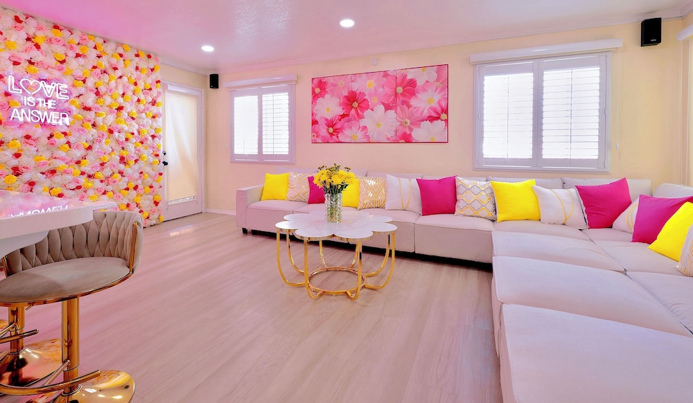 Pink Luxe Spa Retreat San Diego