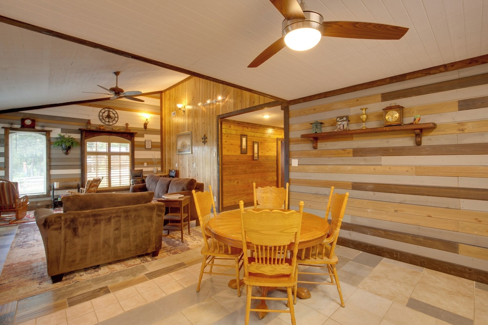 'cedar Pointe' - Peaceful Lake Cabin in Odessa