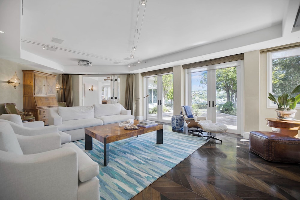 Villa Clarinda - Architect-designed Dream Estate With Theater & Outdoor Oasis