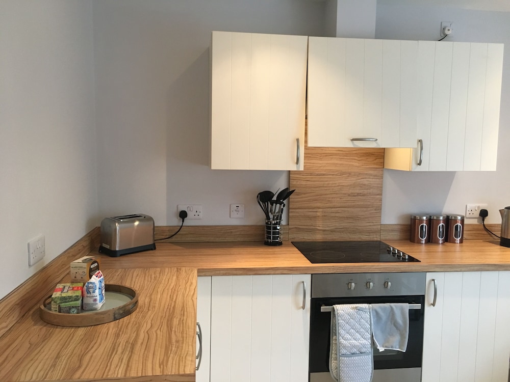 Pretty Properties Chaldron Court