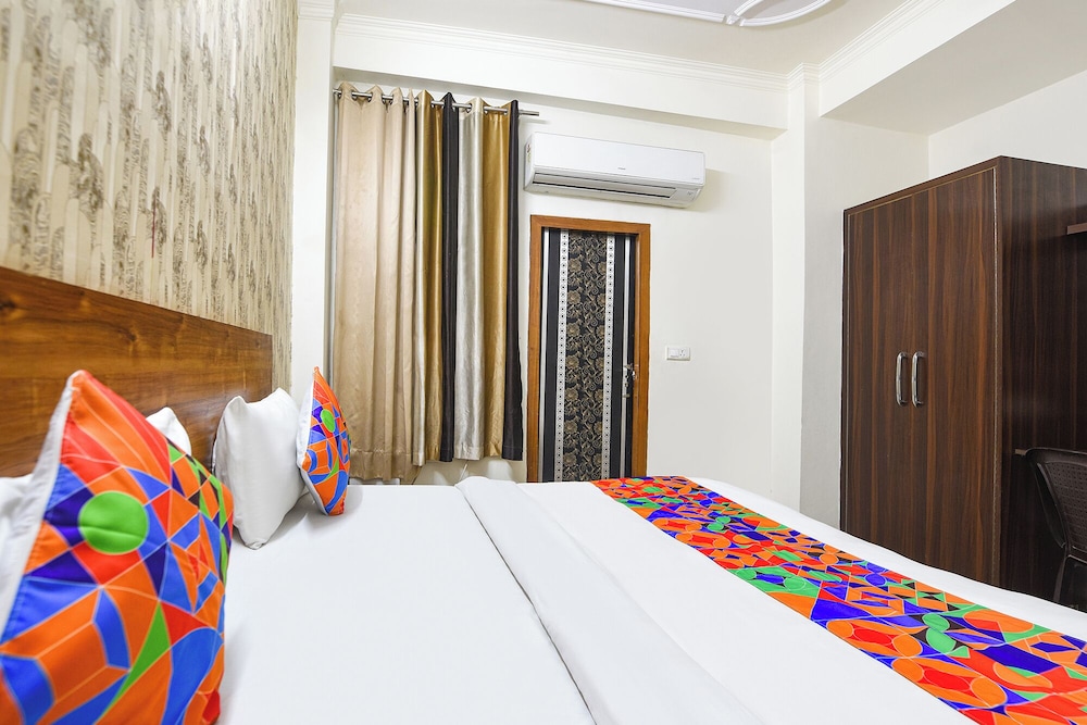 Fabhotel Divine