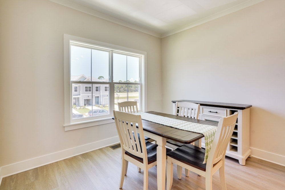 2 Mi to Ocean: Townhome w/ Pool & Dog Park in Pcb!