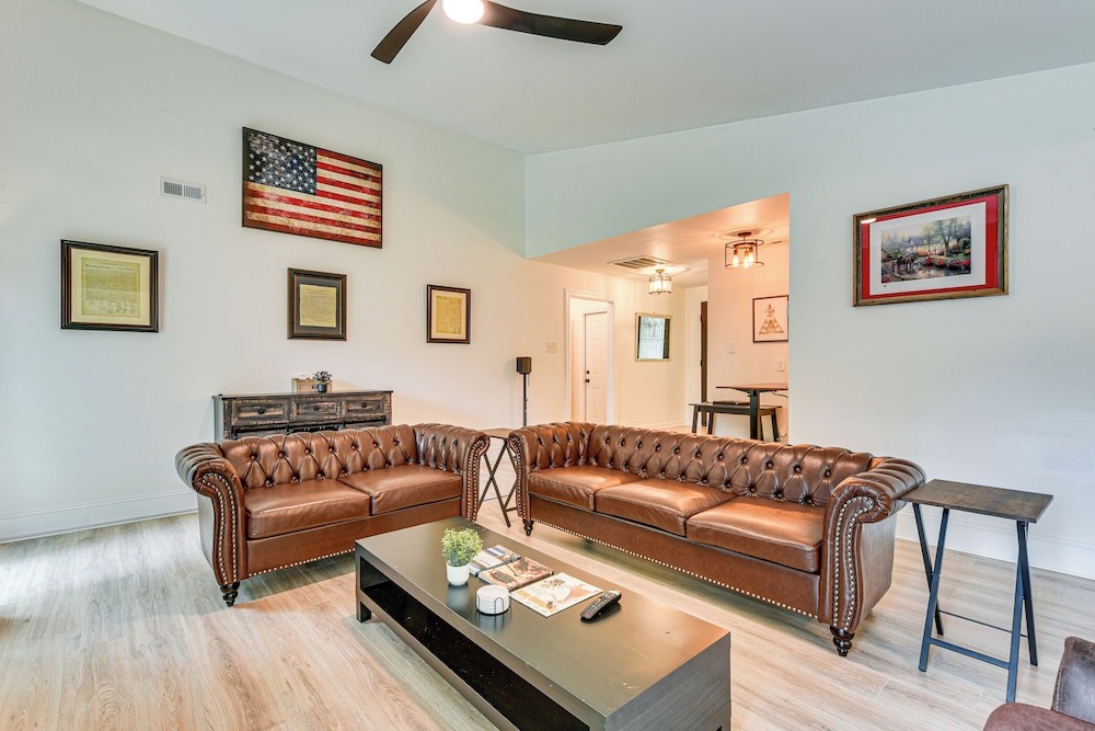 10 Mi to Uptown Charlotte: Family Home w/ Backyard