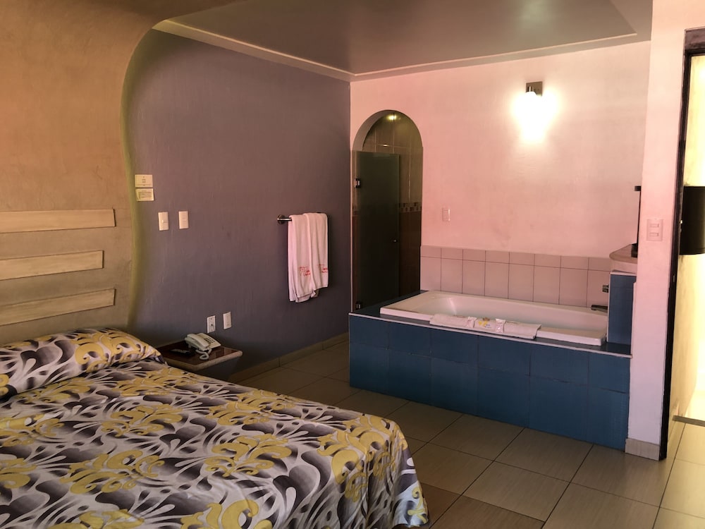 Hotel & Villas 7