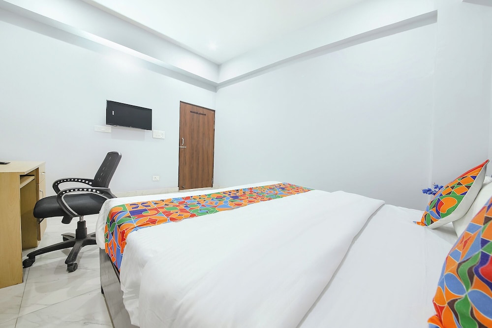 Fabhotel City Charm