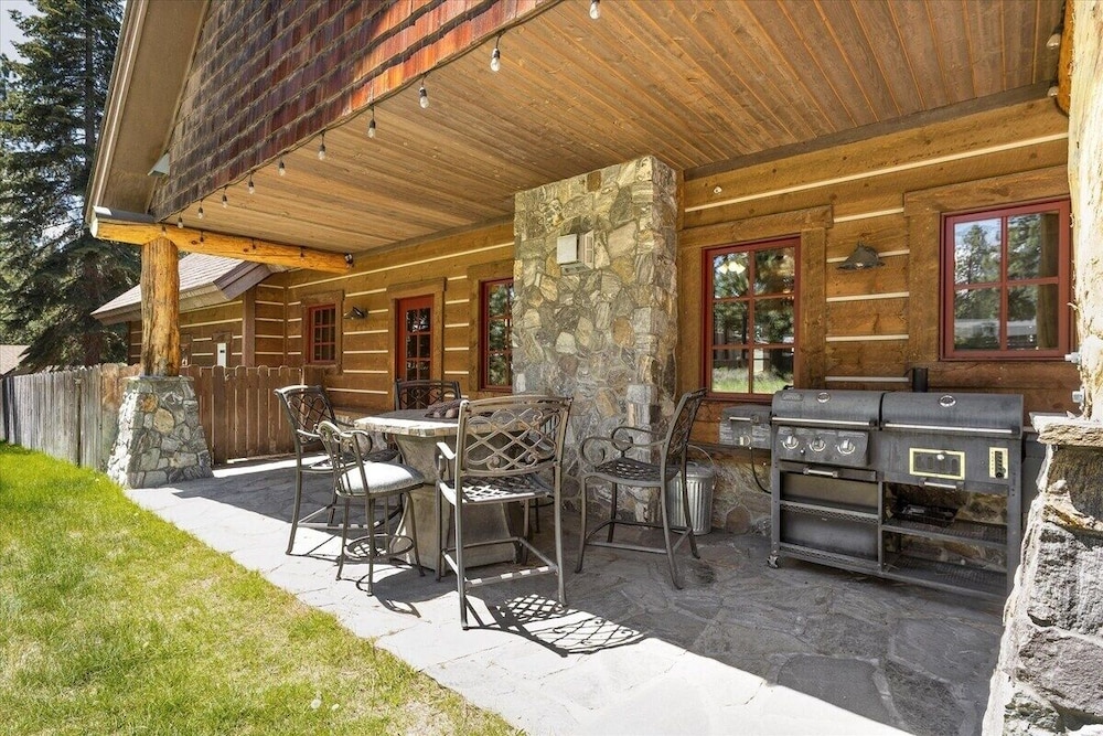 Cyh1012 - Hidden Cedar 5 Bedroom Home