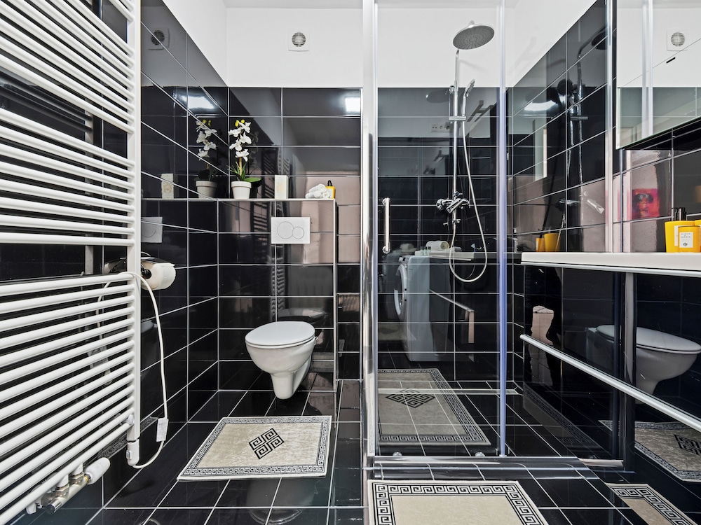 SKY9 Apartments - Homes & Villas