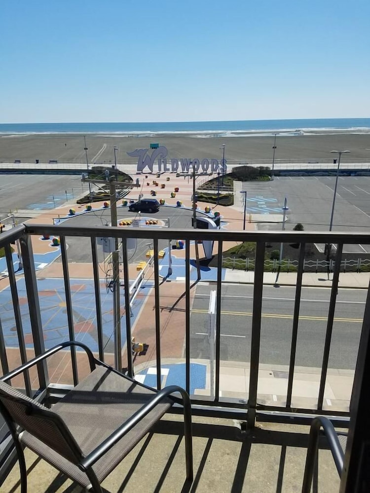 Newport Beach Resort
