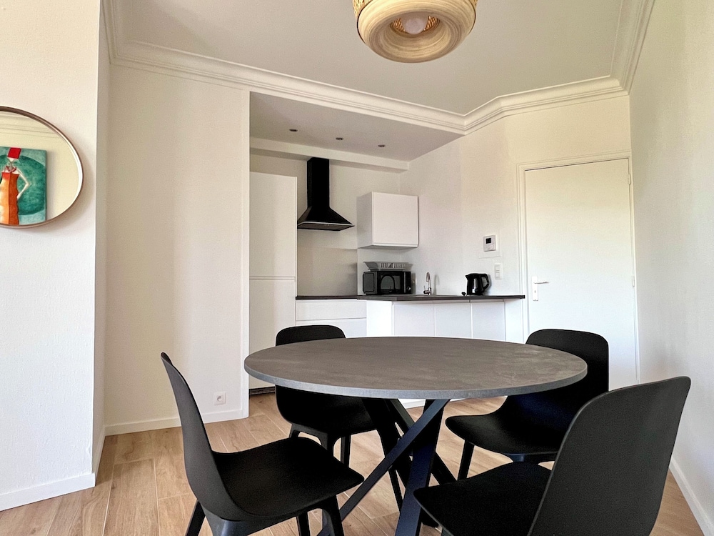 Cozy fully equipped center Liege for 4