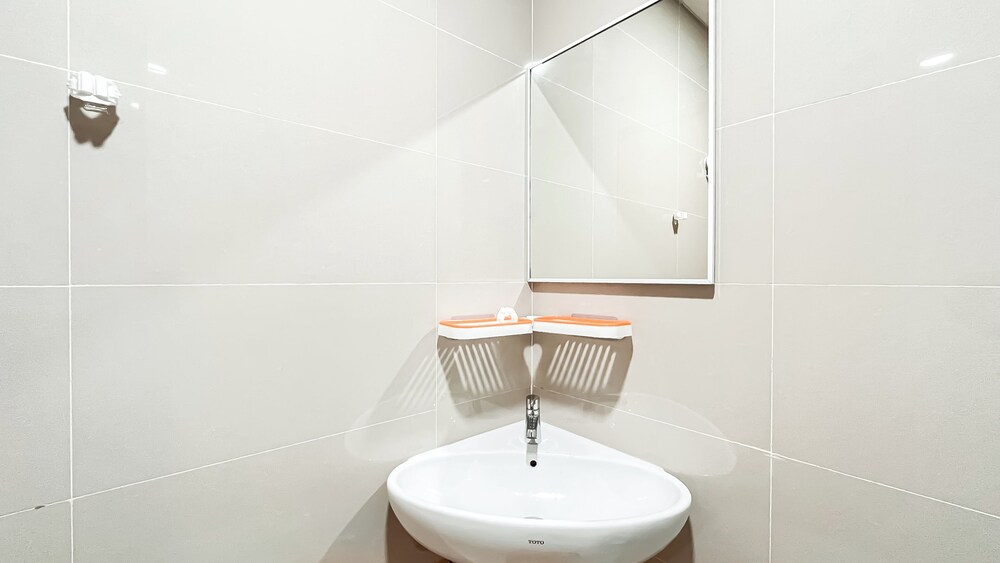 Modern And Homey Studio Apartment B Residence By Travelio