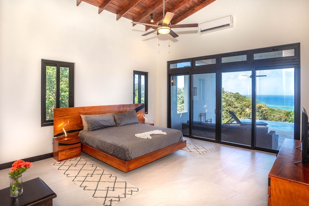 Ocean Pearl 4 Bedroom Home by RedAwning view 3