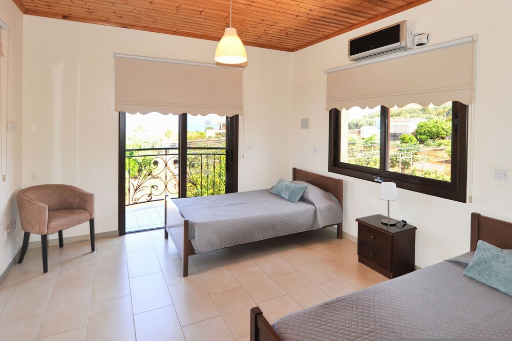 Sunset View Villa in Argaka