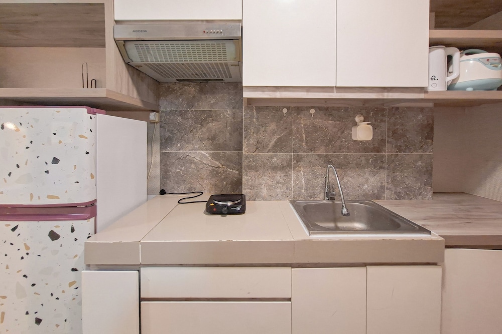 Pleasant Studio Apartment Parkland Avenue