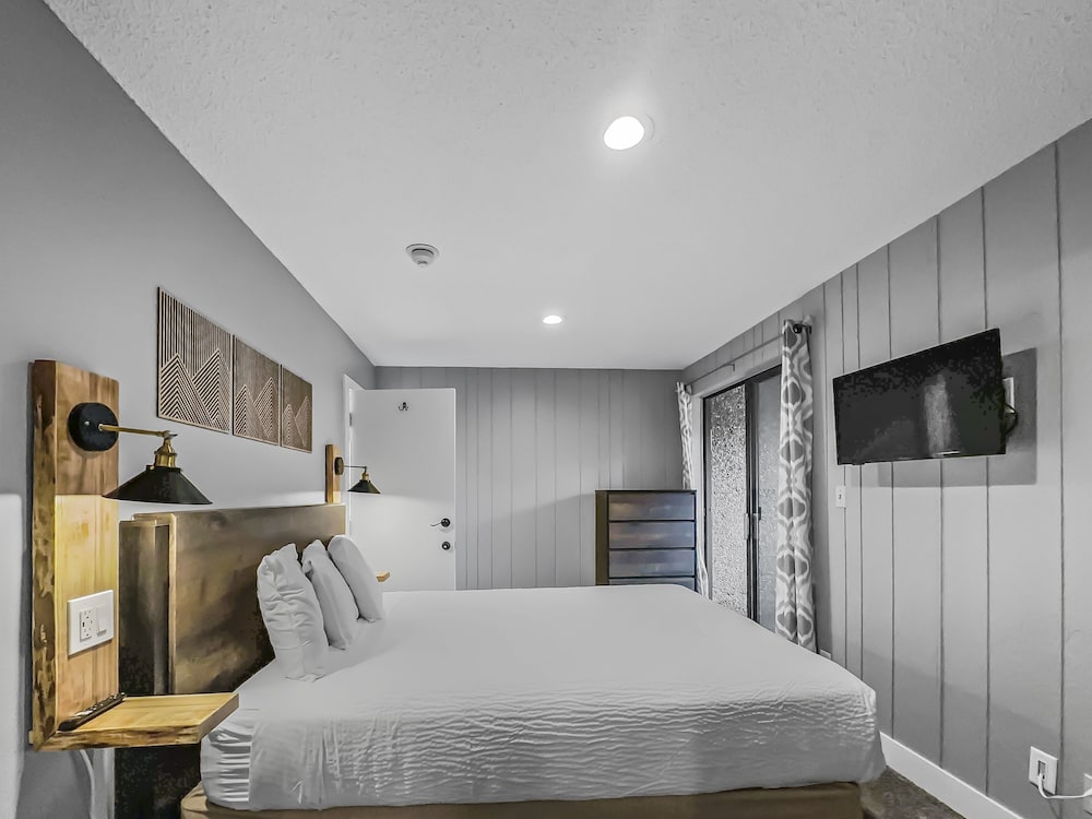 Cm325/29 Copper Mtn Inn 2br 2ba 2 Bedroom Condo by RedAwning view 2