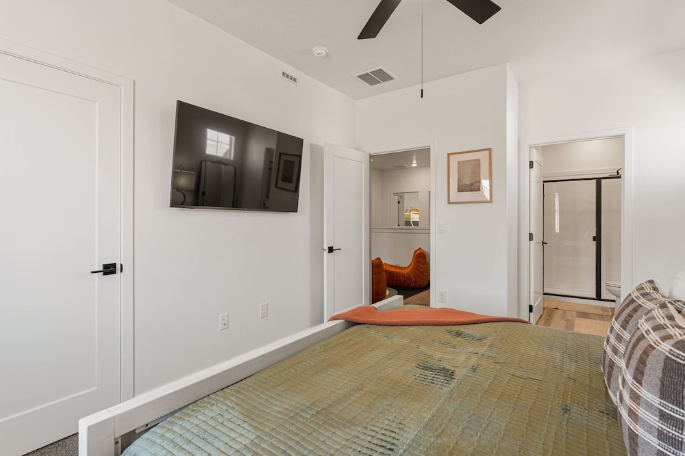 Ripples And Rocks Adventure House 4 Bedroom Townhouse