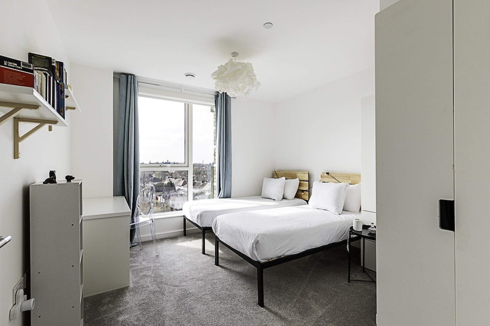 Charming West London Nest view 5
