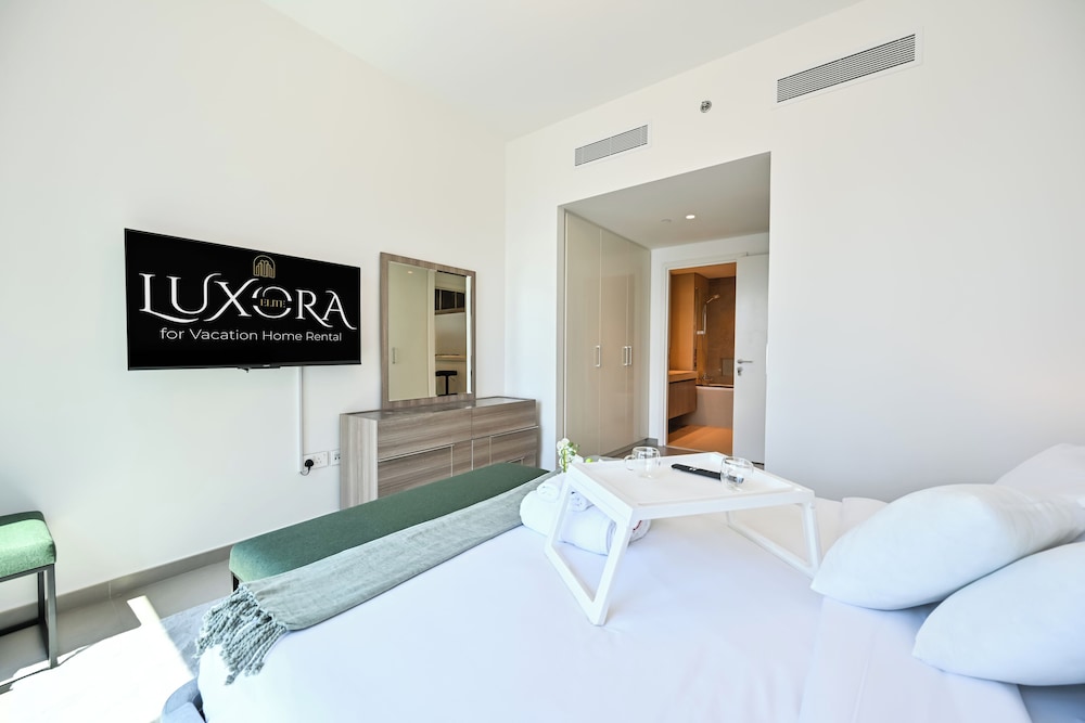 Burj Khalifa View - 2 BR - PS5 - Pool