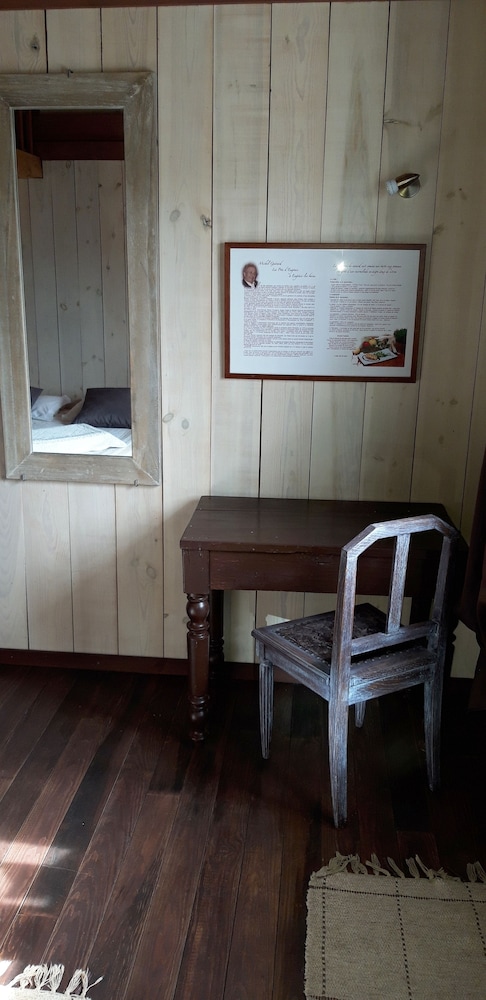 Laratger en Narrosse — hotel room