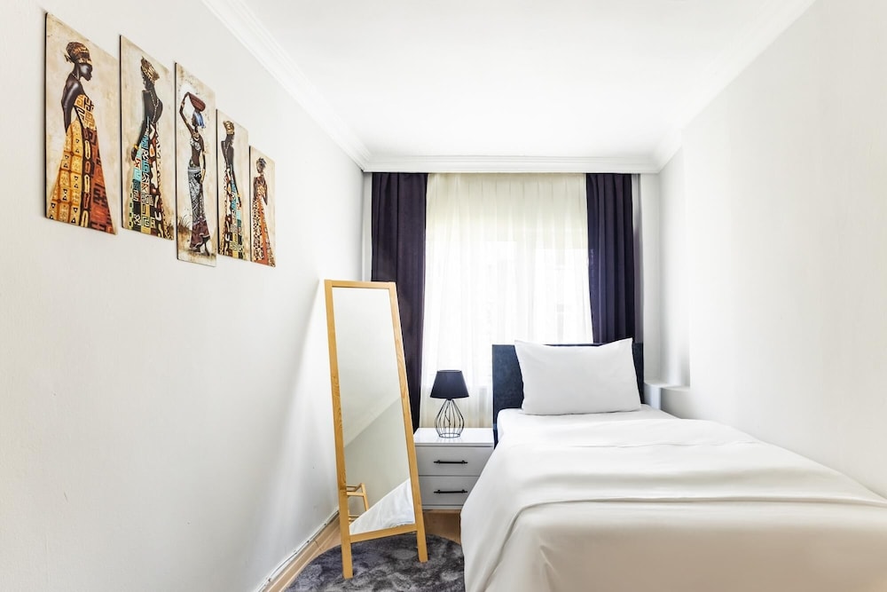 Modern and Spacious Flat in the Heart of Kadikoy