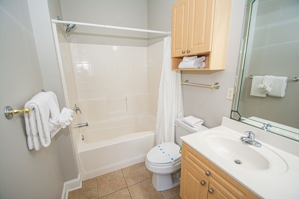 Magnolia Pointe Luster Leaf 4891-205 3 Bedroom Condo