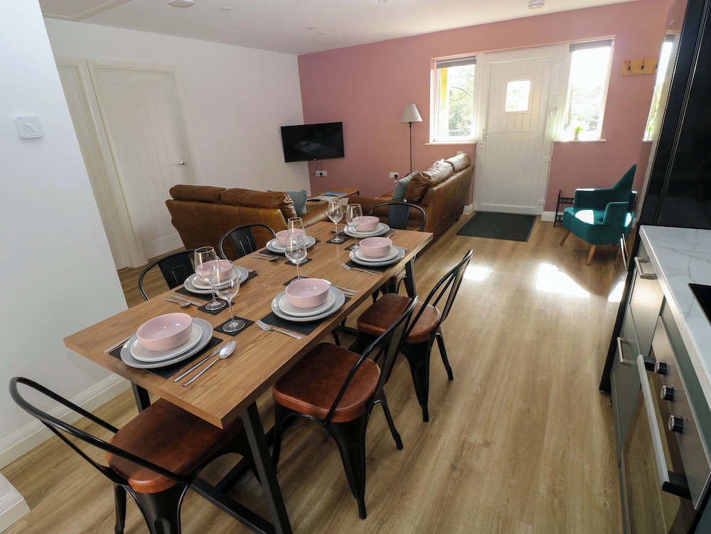 Razor Clam Cottage