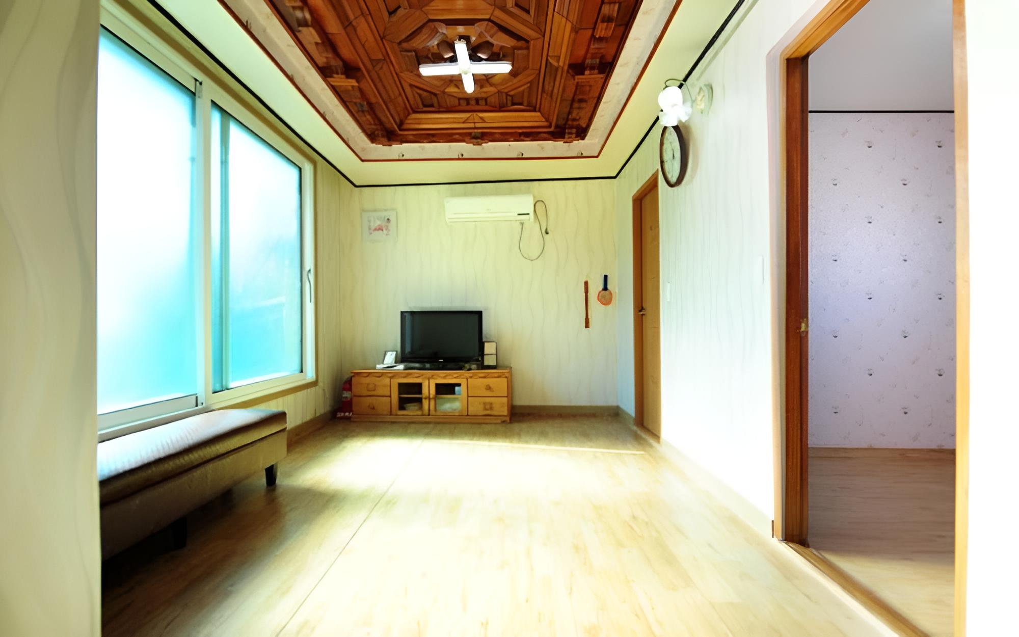 Yeosu Geumodo Pension view 4