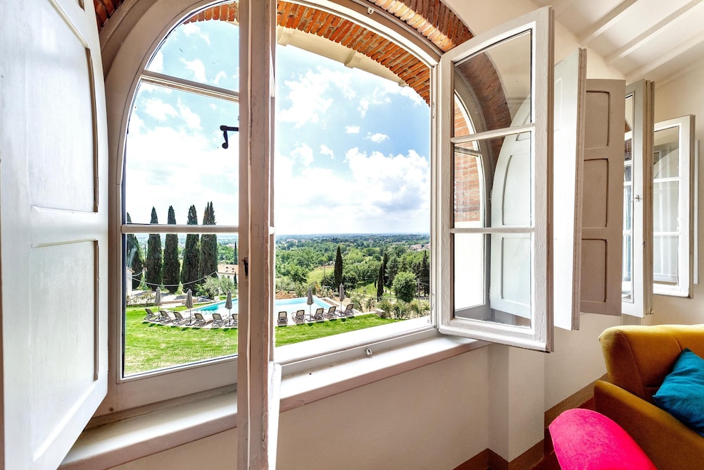 Amazing Panoramic Villa La Poggiola