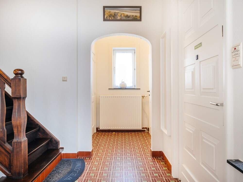 Villa in Koksijde With Sunny Garden